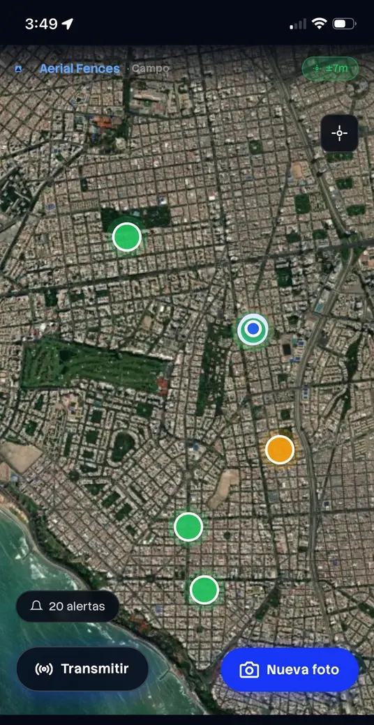 Field module on a phone: map with colour-coded alerts, alert counter and buttons to stream and take a new photo